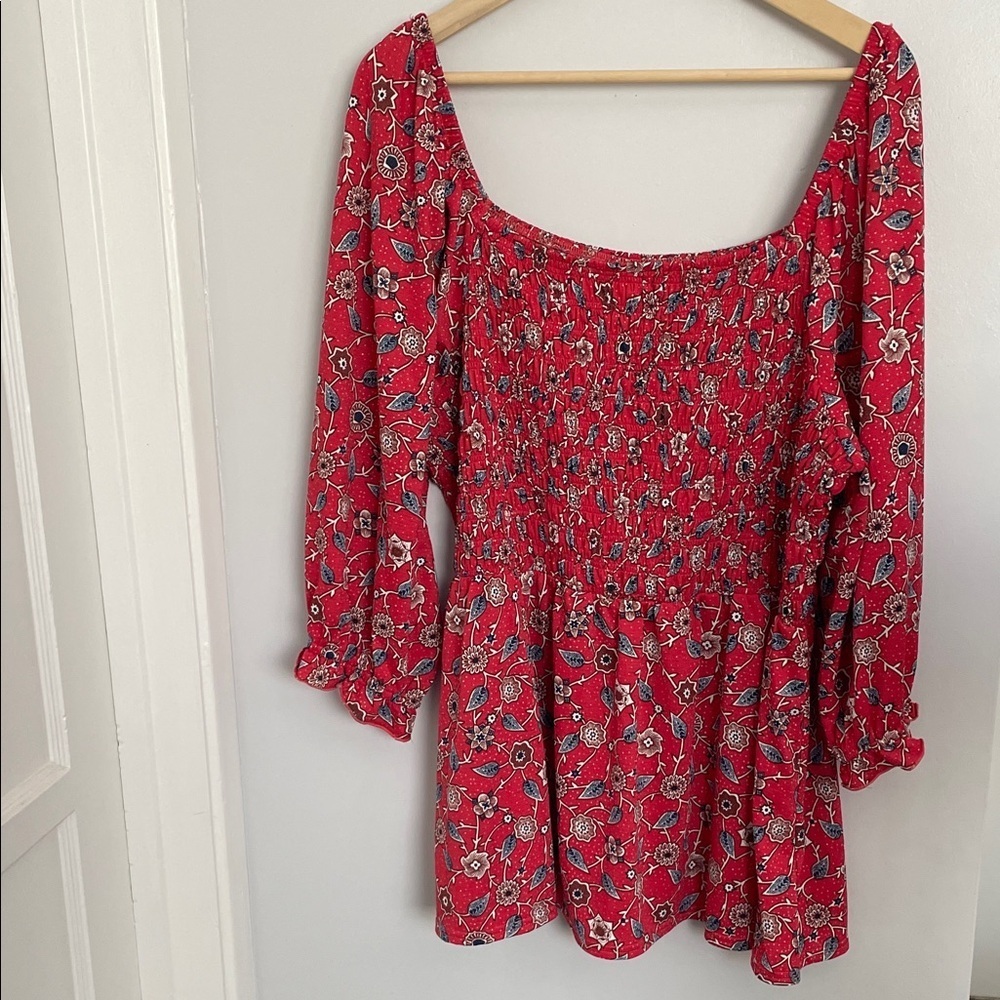 MELLODAY Red Floral Smocked Top